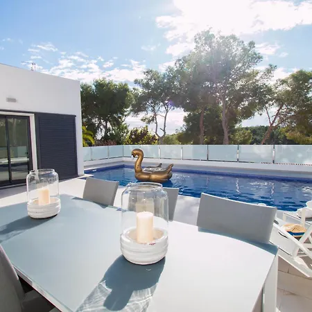 Mirlo Blanco By Abahana Villa